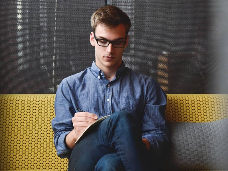 ISTJ trong các mối quan hệ (Tình yêu, Tình bạn)