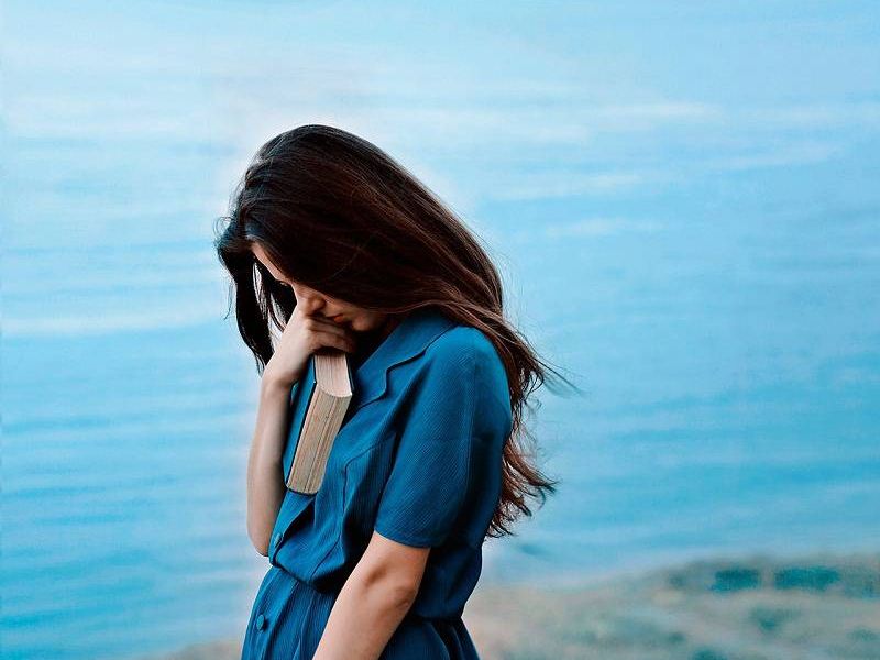 họ là những người sở hữu khí chất Ưu tư (Melancholic) – một trong bốn loại khí chất cơ bản được mô tả từ thời Hy Lạp cổ đại. Khí chất này không phải là một điểm yếu, mà là một tập hợp các đặc điểm độc đáo mang lại cả sức mạnh và thách thức.
