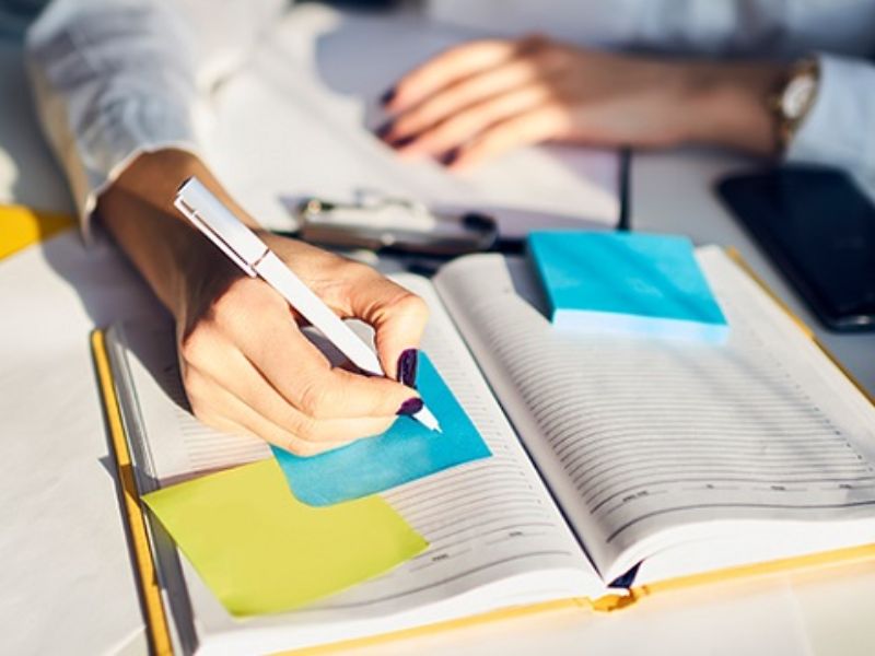 Cấu trúc chuẩn của một bài Tổng quan tài liệu nghiên cứu
